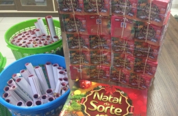 Aciu inicia distribuição de seladinhas da campanha de Natal