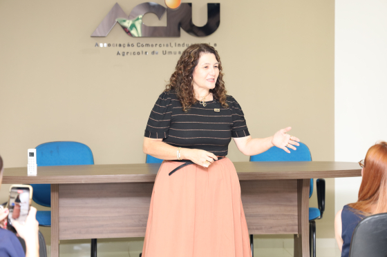 Aciu recebe profissionais da imprensa em café da manhã