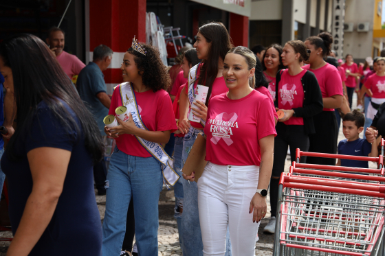 Conselho da Mulher faz caminhada para conscientização sobre o câncer