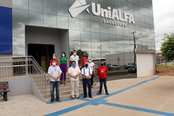 Diretores da Aciu conhecem UniAlfa em detalhes durante visita técnica