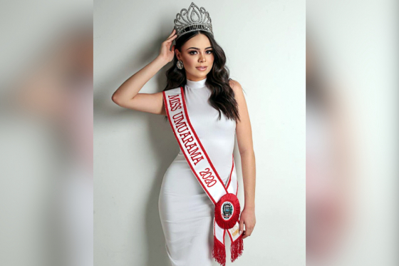 Teatro reabre com a magia do concurso Miss Universo Paraná 2021