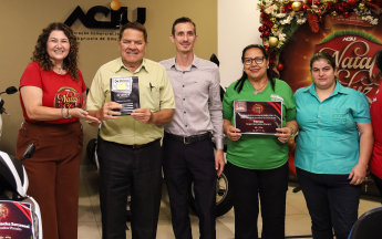 Entrega prêmios Campanha Natal de Luz Aciu