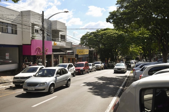 Com novo decreto municipal, comércio de Umuarama volta a abrir às 8h