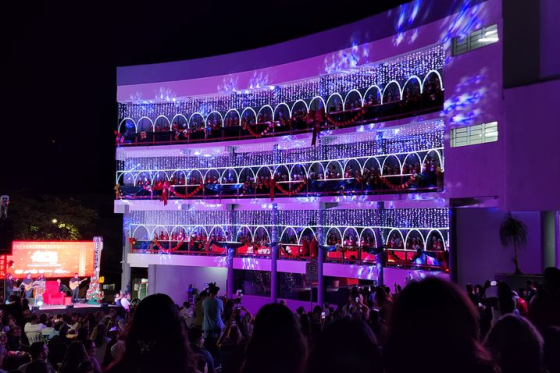 Crianças emocionam público com Auto de Natal na Unipar