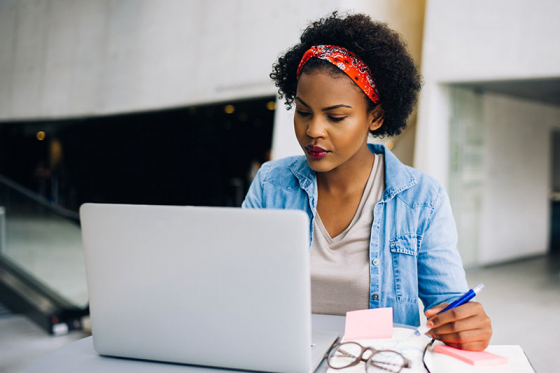 Curso de Gestão em Comércio possui 25 vagas gratuitas para associados