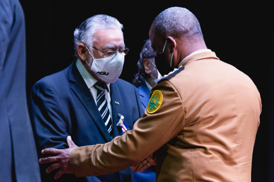 Orlando Santos e Dorival Rodrigues recebem medalhas de mérito da PMPR