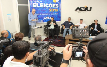 DEBATE ACIU O FUTURO DE UMUARAMA EM NOSSAS MÃƒOS