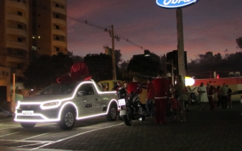 Desfile de Carros Antigos