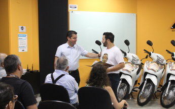 Entrega motos campanha de Natal